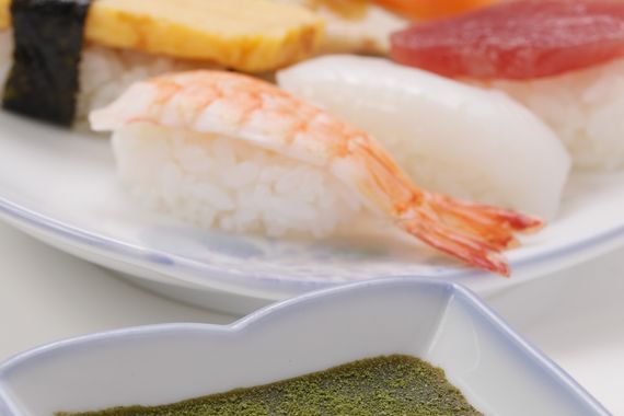お寿司のしょうゆにモリンガ