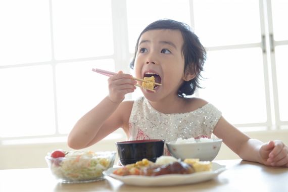小さい子供の食事
